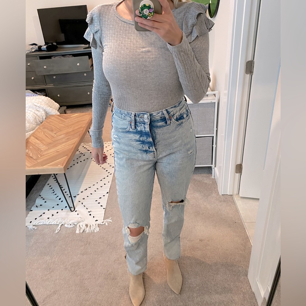 ✨BOUTIQUE✨ Grey Ribbed Ruffle Long Sleeve Sleeve Top